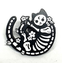 Chat noir squelette fleur broche badge broche Memento Mori émail revers... - £4.02 GBP