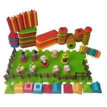 Bristle Block Figure People &amp; Animals Sheep Pig Cow Figures Fence 89 Pc Plates - £26.52 GBP