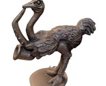 Hudson Vintage Peltro Struzzo Limu Emu Figurina Playing Sassofono 6.3cm - $12.25