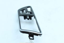 10-13 MERCEDES-BENZ E350 SEDAN Front Right Passenger Side Door Handle Trim F3708 image 4