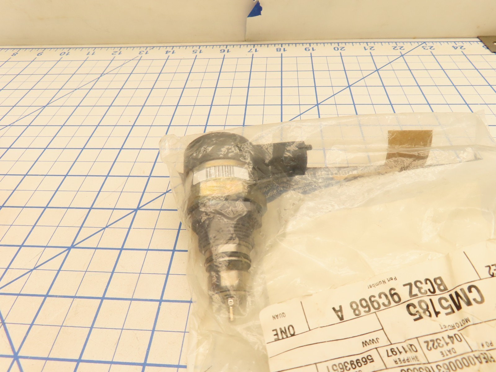 Ford BC3Z-9C968-A Fuel Pressure Regulator CM-5185 Factory Sealed Item image 2