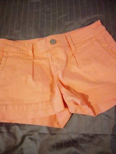 American Rag CIE Size 1 Juniors LOW Rise HOT PANTS Stretch peach - $9.49