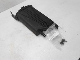 2004 GMC Yukon Charcoal Fuel Evaporator Canister Tank - $1,584.21 MXN