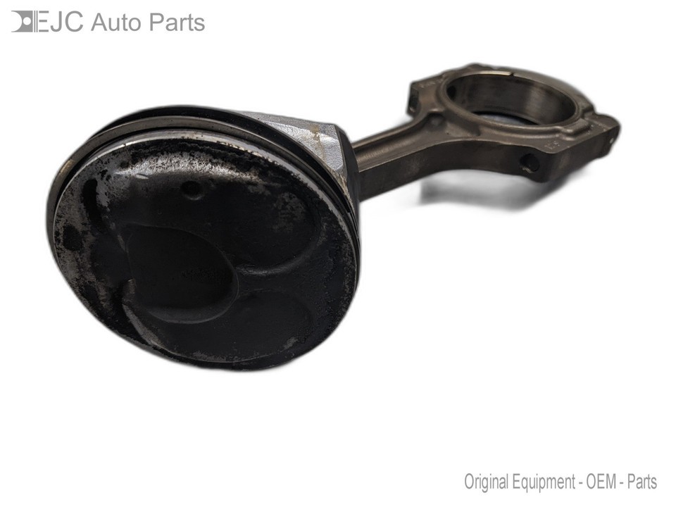 Right Piston and Rod Standard For 10-11 Buick Enclave  3.6 12590584 FWD - £52.09 GBP