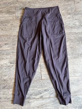 Leggings Medium stretch yoga pants Purple Joggers Pockets Stretch Active - $12.23