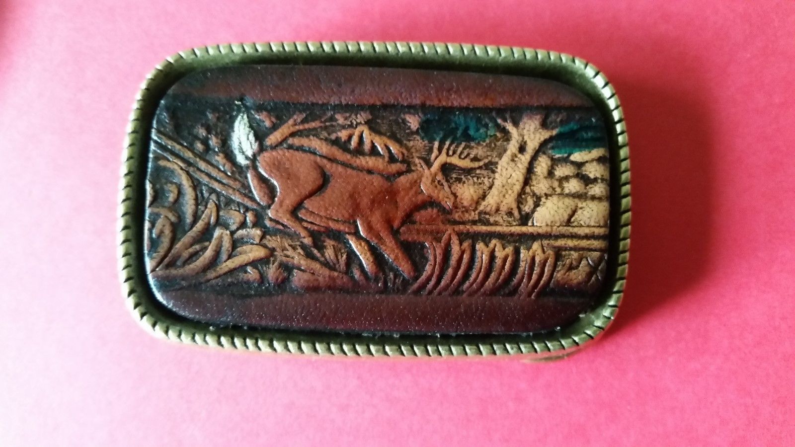 VINTAGE DEER Whitetail Genuine Leather Leather Buckle  Made in USA - New - $12.86
