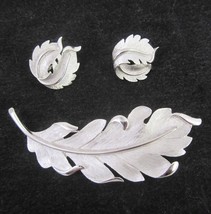 Vintage Crown TRIFARI Brushed Silver Leaf Brooch + Clip On Earring set Textured - £18.55 GBP