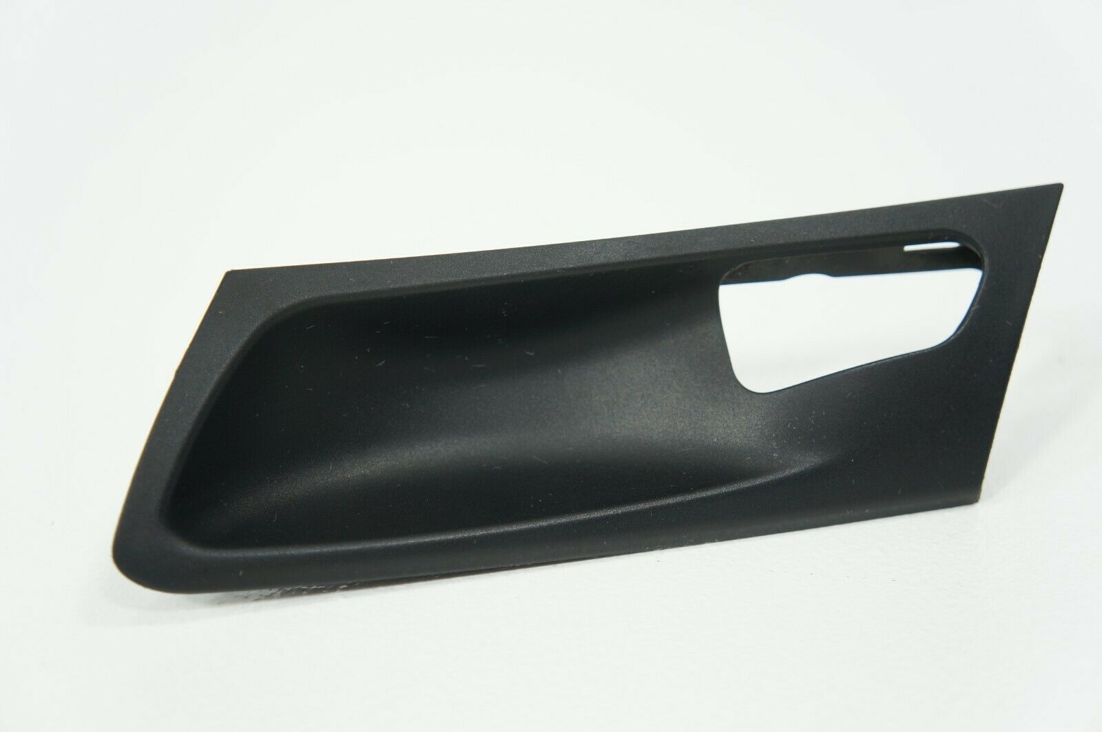 07-13 bmw x5 e70 front left driver door panel handle trim cover plastic ... - $18.87