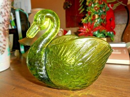 GREEN CLEAR GLASS SWAN DISH VASE FLOWER POT MOLDED FEATHERS FLAT BOTTOM - $22.49