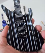 SYNYSTER GATES - Schecter Syn Black/White Signature 1:4 Scale Replica Gu... - $43.19 CAD