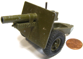 Britains Ltd Towed Artillery Shoots Projectile w/Spring  England 641319 RWZ - £15.94 GBP