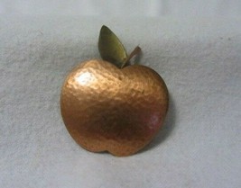 VINTAGE COSTUME JEWERLY HAMMERED COPPER APPLE BROOCH PIN - £3.98 GBP