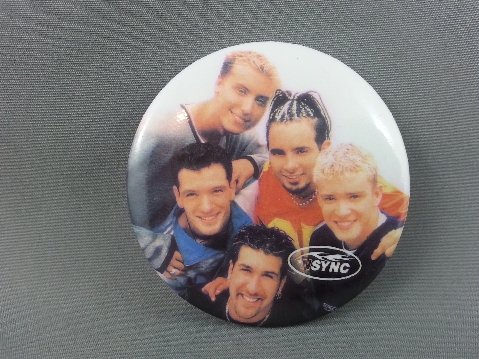N Sync Pin - Featuring the entire Band - So Happy and Smiling !!!  - $12.00