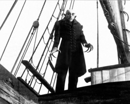 Klaus Kinski in Nosferatu: Phantom der Nacht long finger nails on ship The Vampi - £55.94 GBP