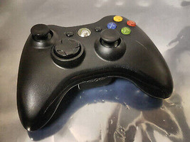 Microsoft Xbox 360 Wireless Controller Model 1403 Black with White Batte... - £10.18 GBP