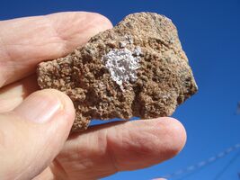 COFFINITE URANIUM ROCK   1.9 OZ 33,200. CPM  JURASSIC CANYON  $23.00 +$9... - $23.00