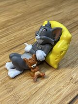 NEW Warner Bros Tom and Jerry Napping Resin Figure Figurine Cartoon KG - $41.88 CAD