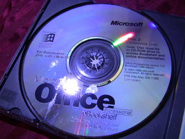 Microsoft Office Professional Edition w/ Bookshelf for Windows 95 - £11.71 GBP
