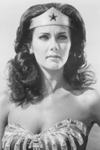 Lynda Carter Wonder Woman 18x24 Poster - £19.12 GBP