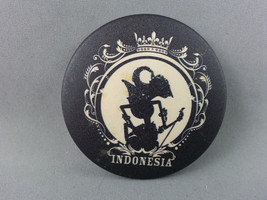 Vintage Tourist Pin - Indonesia Shadow Puppet - Cloth Pin - £11.97 GBP