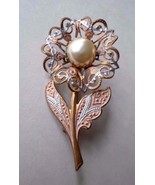 Vintage Damascene SIGNED  &quot;Spain&quot; Faux Pearl Flower Brooch / Pin Peach - £14.79 GBP