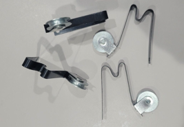 2 new Barton Kramer 634 screen door roller assembly &quot;W&quot; or &quot;M&quot; shape ste... - $138.49 MXN