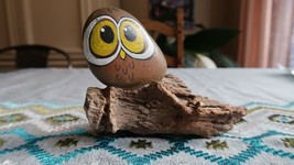 Vintage Mid Century Modern Petrified Wood Painted Rock OWL Art Sculpture 4.5&quot; - £75.20 GBP