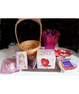 ~~LOT OF VALENTINES/MOTHERS DAY ITEMS ~~ BASKET, VASES, CANDLE, NAPKINS,... - £15.98 GBP