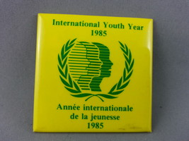 Vintage Political Pin - International Youth Year 1985 - Paper Pin - £11.59 GBP