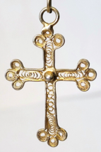 BEAUTIFUL VINTAGE CROSS AMULET PENDANT GOLD COLOR VERY INTRICATE  -  1-5... - $13.98
