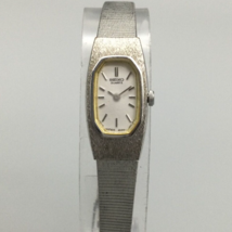 Vintage Seiko Watch Women Silver Tone Oval Dial Adustable Band New Battery - £23.48 GBP