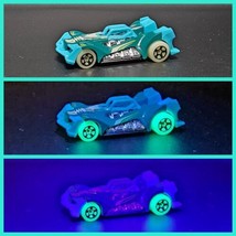 Hot Wheels 2015 Glow Wheels Voltage Spike Teal Aqua Blue - $11.87