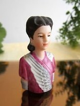 Avon Fashion Silhouette. Vintage 1983. Lady 3. - $9.41