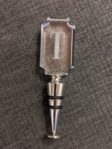 “T” INITIAL LASER ETCHED MONOGRAM CLEAR GLASS WINE LIQUOR BOTTLE STOPPER... - $148.80 MXN