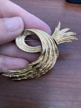 Vintage Crown Trifari Brooch 60&#39;s Swirl Flame Feather Pin Signed Gold-to... - $19.79