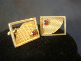 Old Antique Collectible Gold Tone  Squared Men&#39;s Cuff Links with Red Stone - £15.94 GBP