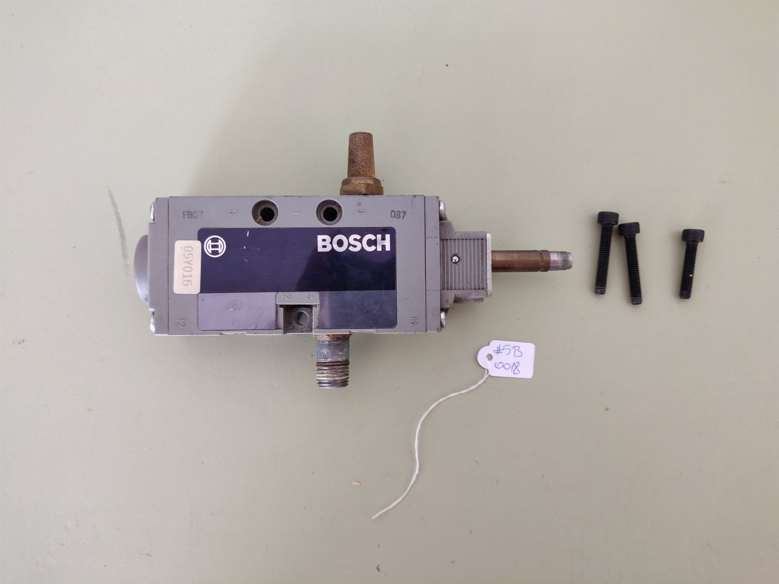 Bosch 0 820 023 040 Solenoid valve 0820023040 - $29.37