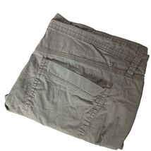 Pre-loved Partner

Vintage DKNY Jeans Sage Green Bermuda Shorts Size 10 ... - $19.40