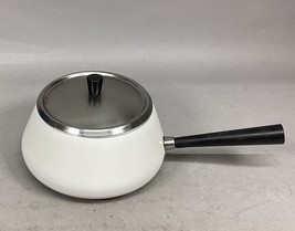 Vintage White Sauce Fondue Pot With Lid - $368.88 MXN