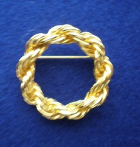 Vintage Gold Tone Twisted Rope Style Brooch Pin Fashion Costume Jewelry - £3.95 GBP