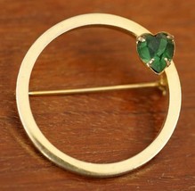 Vintage Costume Jewelry Gold Tone Green Rhinestone Birthstone Circle Brooch Pin - £11.81 GBP