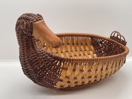 Vintage duck shaped wicker rattan basket 9.5 Inches Long - £9.64 GBP