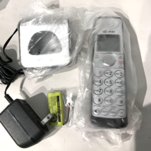 AT&amp;T DECT6.0 Handset &amp; Charger Cradle CL82659 NEVER USED - £38.69 GBP