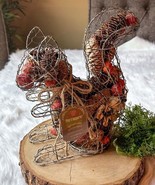 Pier 1 Metal Chicken Wire Wrap Squirrel Potpourri Holder Spiced Cake Fal... - $697.68 MXN