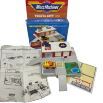 VINTAGE 1988 MICRO MACHINES TRAVEL CITY FIRE DEPARTMENT FOLD UP PLAY SET... - $712.38 MXN