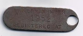 Roach Bros Garage Car Automobile Registration Tag Number 1952 Metal Tag - $381.85 MXN