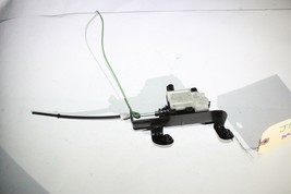 2004-2007 BMW E60 530i 525i GAS FUEL DOOR ACTUATOR J5753 image 2