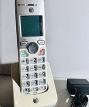 AT&amp;T Cordless Phone Expansion handset (EL52303) Base And Charger Included - £10.75 GBP