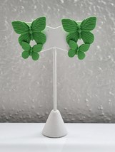 Green Butterfly Clay Earrings  - $113.57 MXN