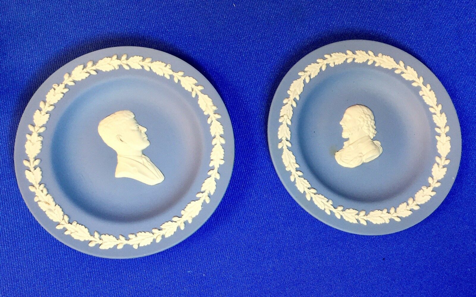 Wedgwood Jasperware Blue Miniature Plate Set John F. Kennedy&William Shakespeare - $19.75